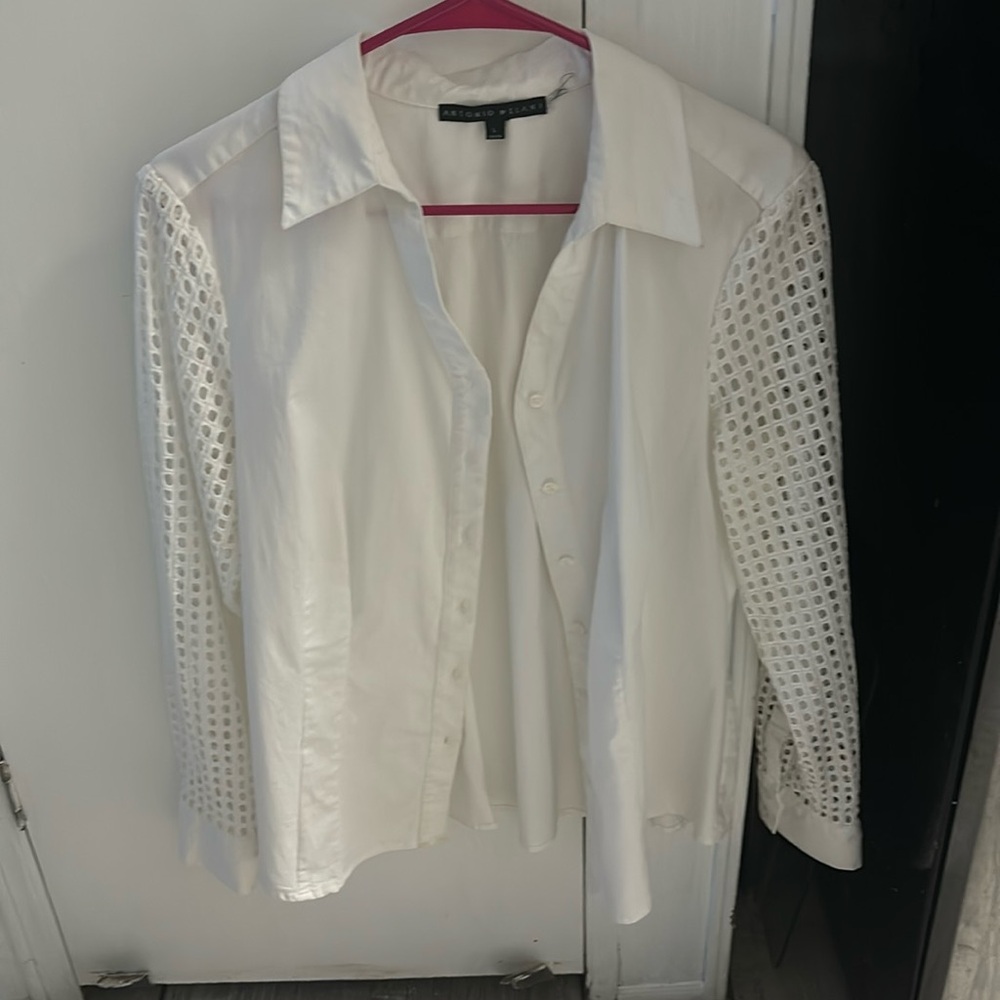 Women’s button up tailored blouse